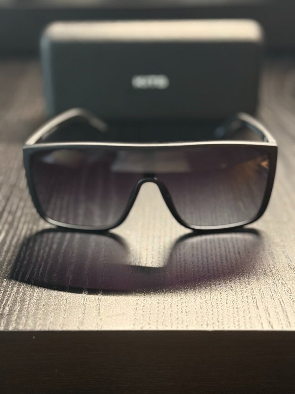 KITS Thrive Flat Top Shield Sunglasses Matte Black Oversized Mask W/ Hard Case